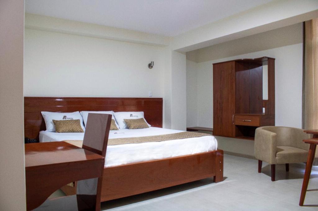 Hotel Americano Jaen Bagian luar foto
