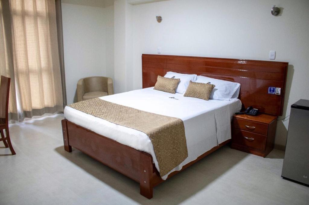 Hotel Americano Jaen Bagian luar foto