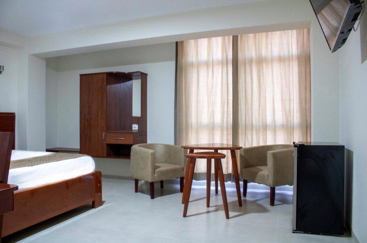 Hotel Americano Jaen Bagian luar foto